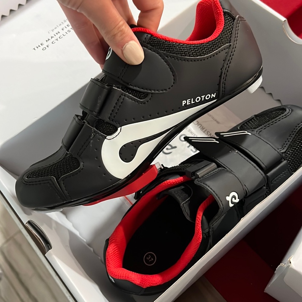 Peloton bike shoes with clips | size 37 | womens size 6